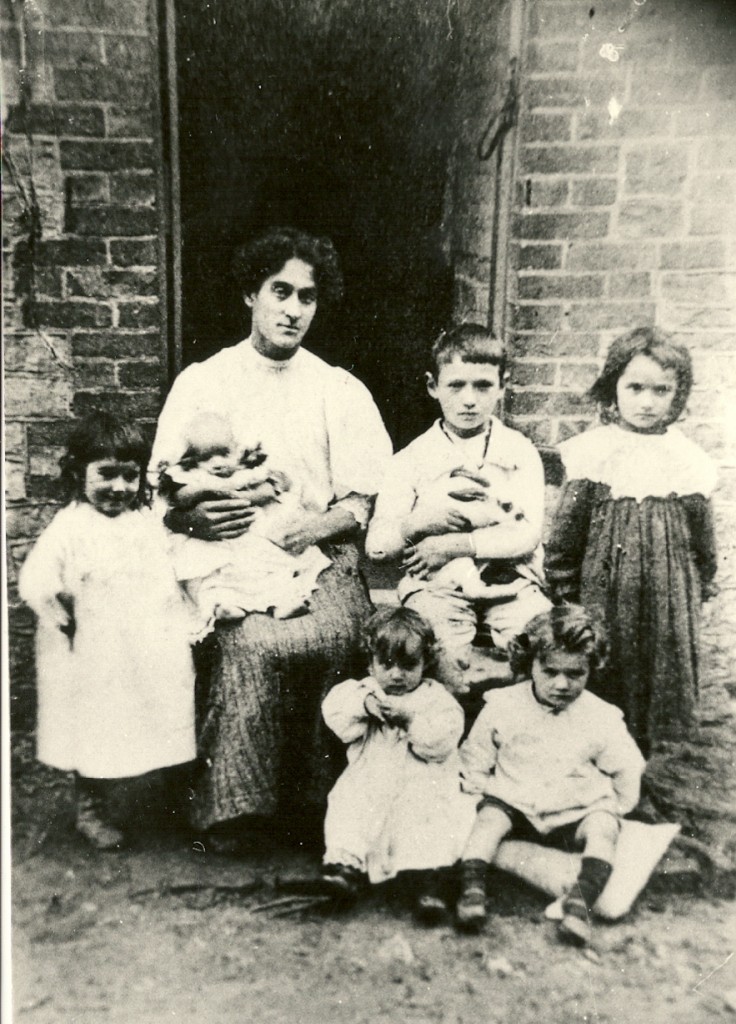 Bentley Family 1916